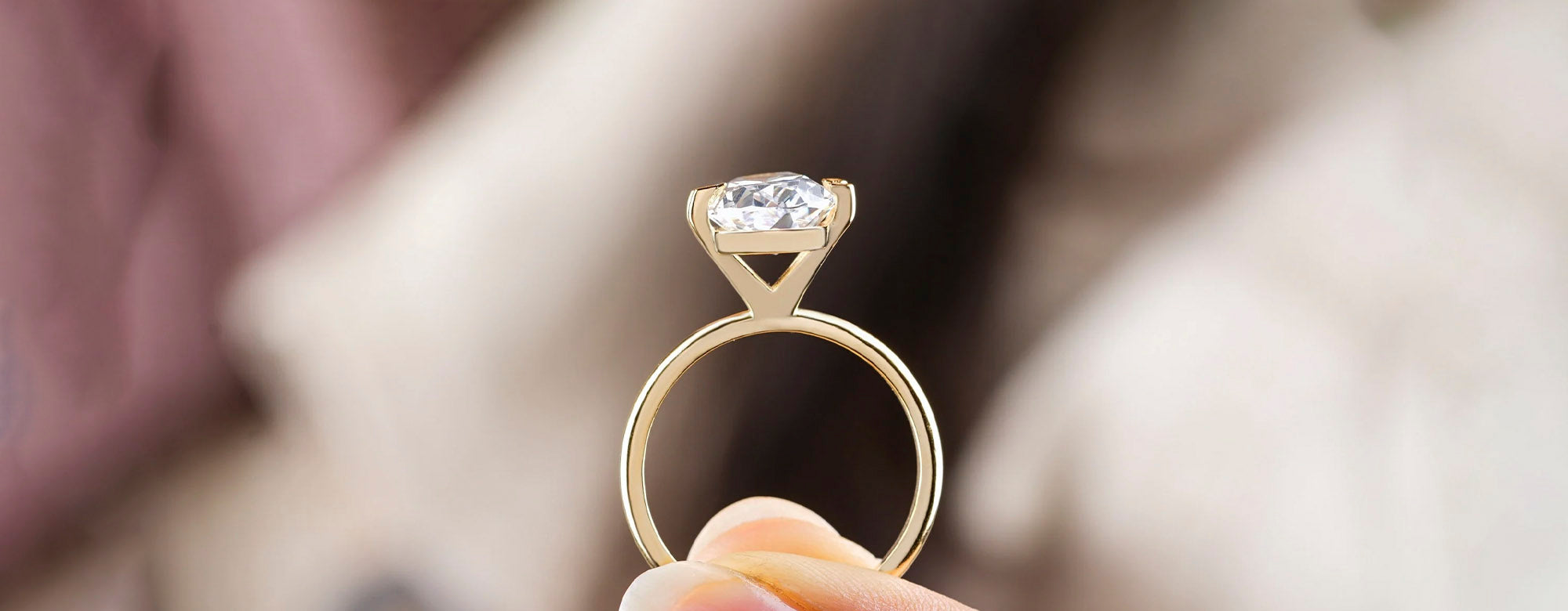 Diamond ring simulant 