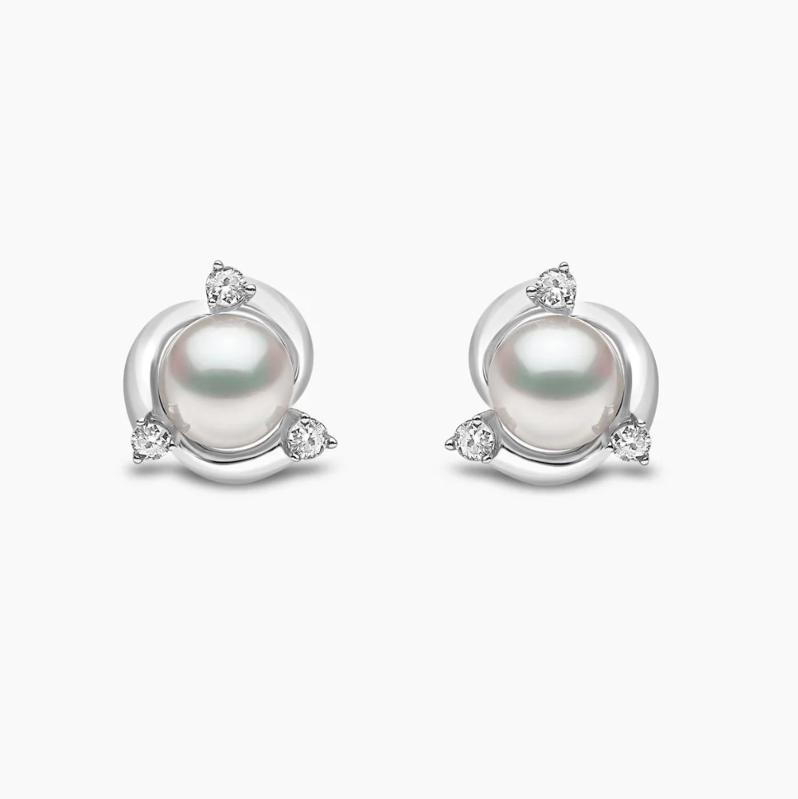 Trend 18K Gold Freshwater Pearl & Round Diamond Stud Earrings
