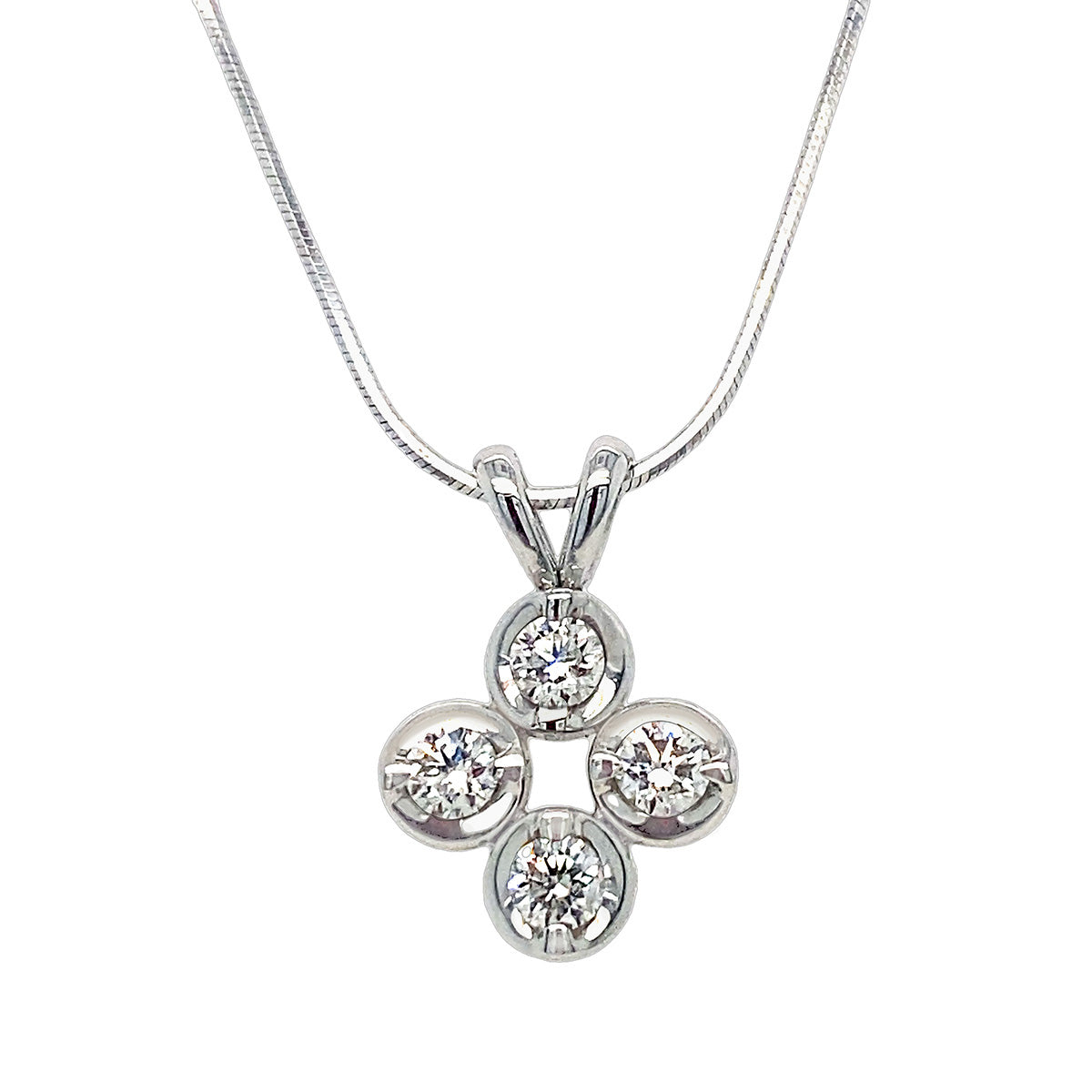 18K White Gold 0.50ct Diamond Clover Pendant