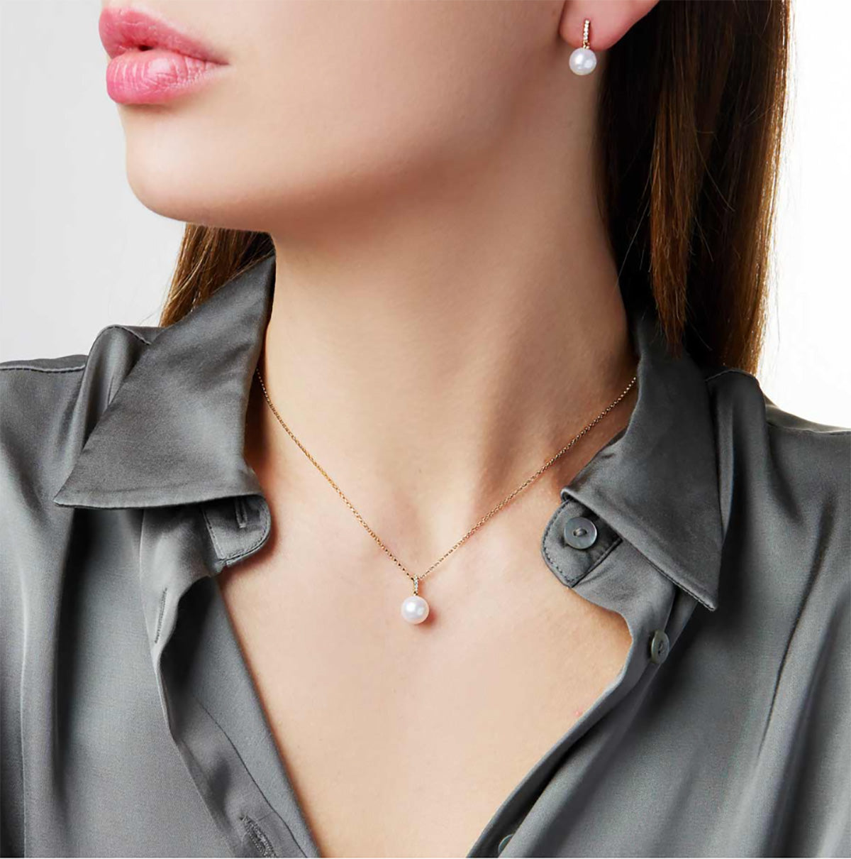 Classic 18K Yellow Gold Freshwater Pearl Drop Pendant