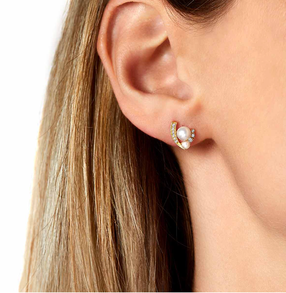 18K Yellow Gold Freshwater Pearl & Diamond Stud Earrings
