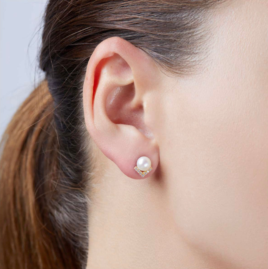 18K Yellow Gold Freshwater Pearl & Diamond Stud Earrings